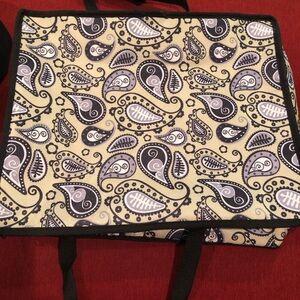 Casserole dish holder